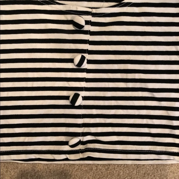 Stripped Crop Top - Picture 2 of 3